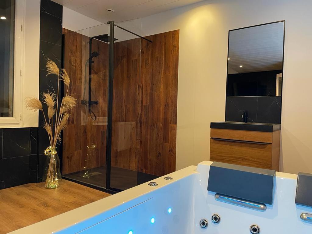 Elo Spa سانت كونتان المظهر الخارجي الصورة